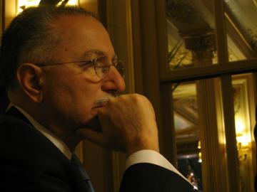 Professor İhsanoğlu